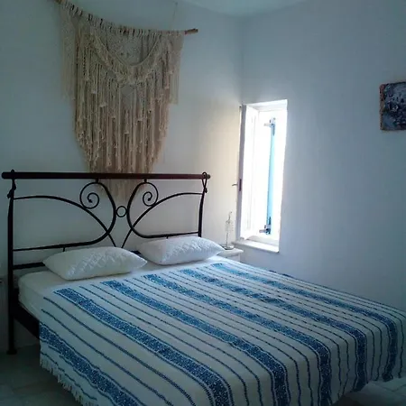 With 2 Bedrooms In With Wonderful Sea View Shared Pool Terrace * Parikia (Paros)